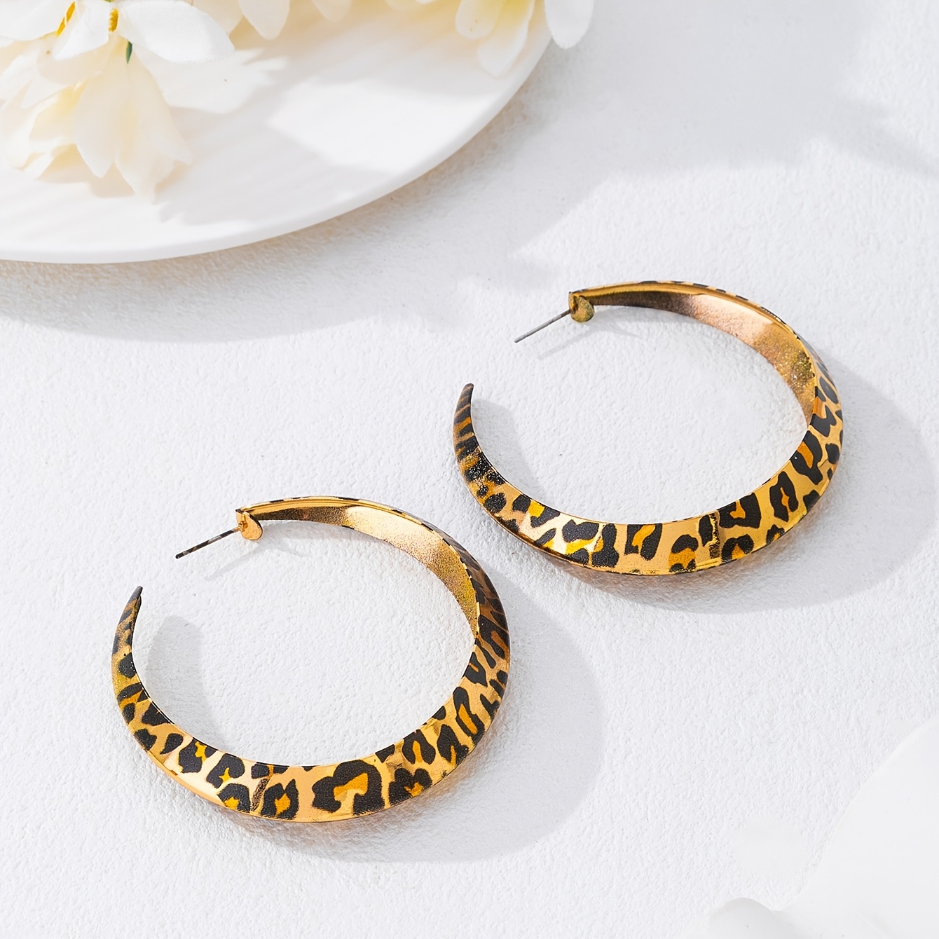 2pcs Exaggerated Minimalist Leopard Print Stud Earrings Set